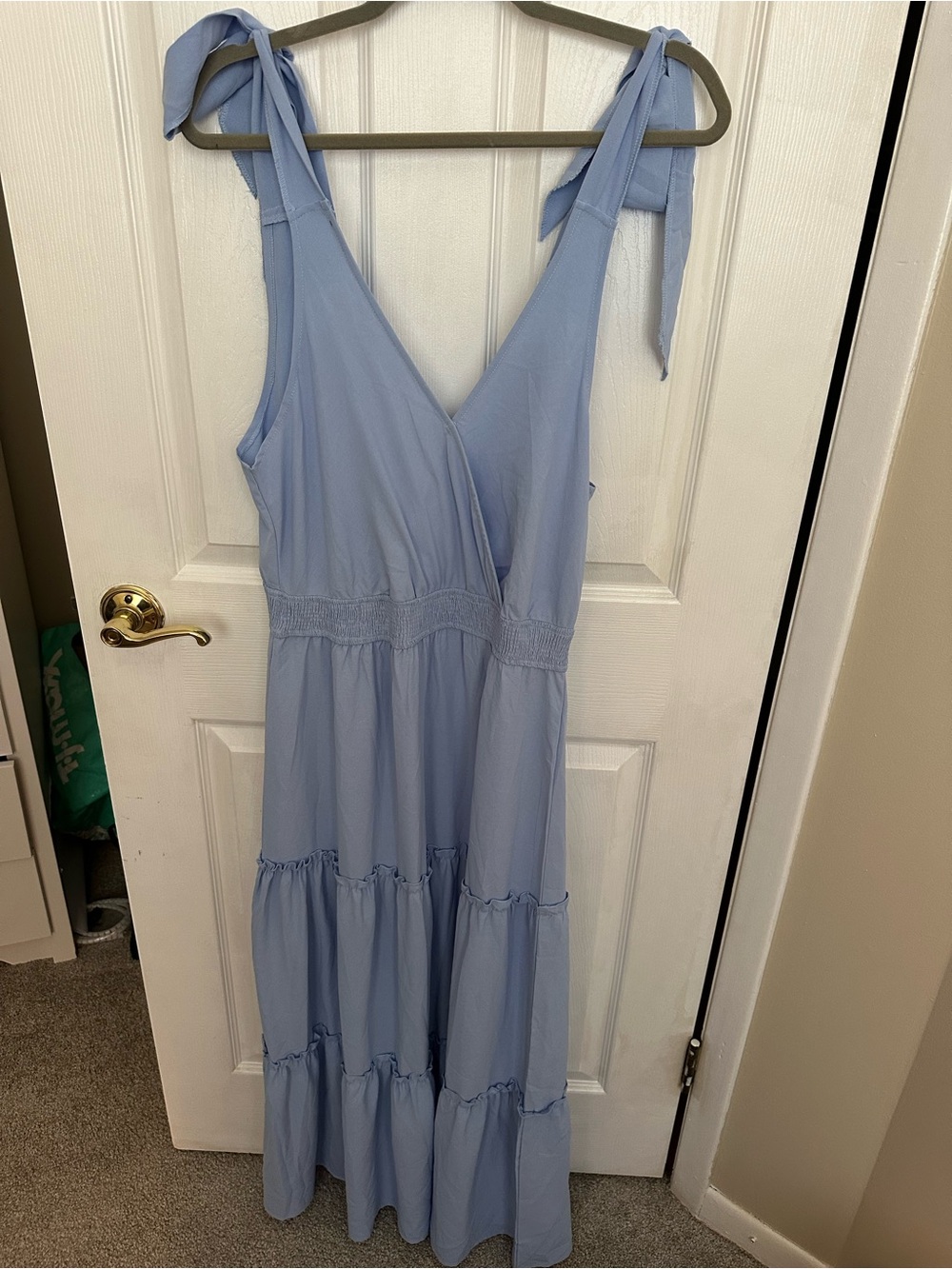 Light Blue Tie-Shoulder V-Neck Maxi Dress size medium